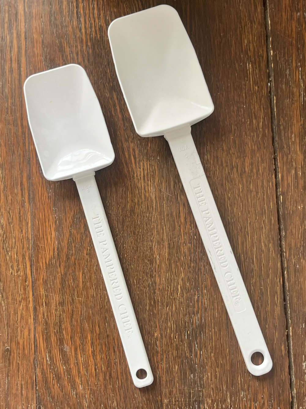 Pampered chef plastic scraper spatulas